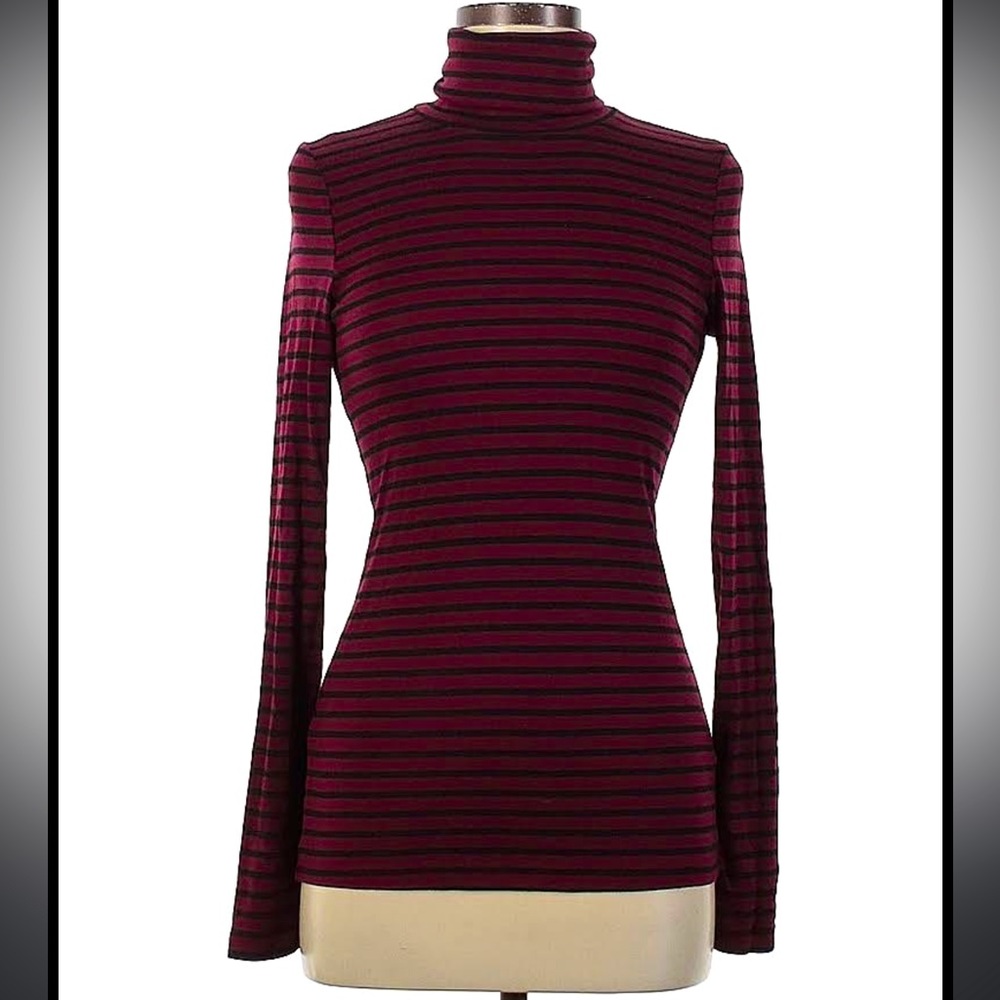 🐞Splendid Long Sleeved Turtleneck Red & Black Striped Top